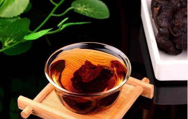黄精泡水喝的功效与禁忌,哪些人喝了才对身体好?